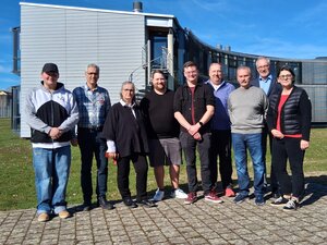 Von links: Bence Sinku, Ulrich Urban, Dr. Christa Hannak, Frederik Schunter (Aalberts), Jonas Zeller, Olaf Lehmann, Herbert Käszmann, Volker Rogoll, Sabine Fath.